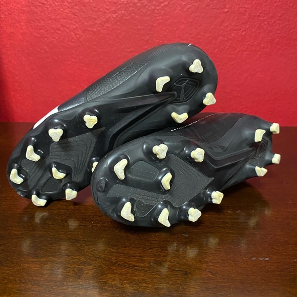 Puma Junior kids ultra play FG/AG black and white soccer cleats size 1 - Picture 5 of 9
